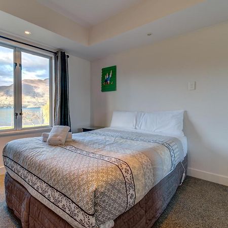 Lakefront Apartments,18 Lake Esplanade Road Квинстаун Экстерьер фото