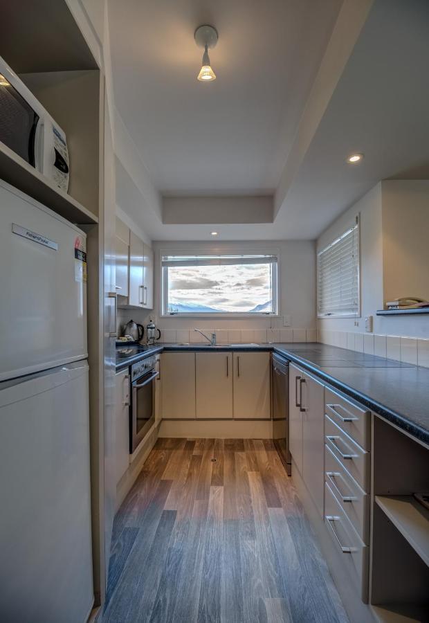 Lakefront Apartments,18 Lake Esplanade Road Квинстаун Экстерьер фото