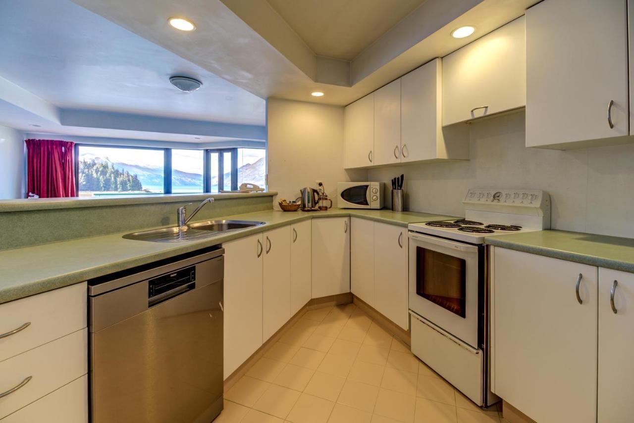 Lakefront Apartments,18 Lake Esplanade Road Квинстаун Экстерьер фото