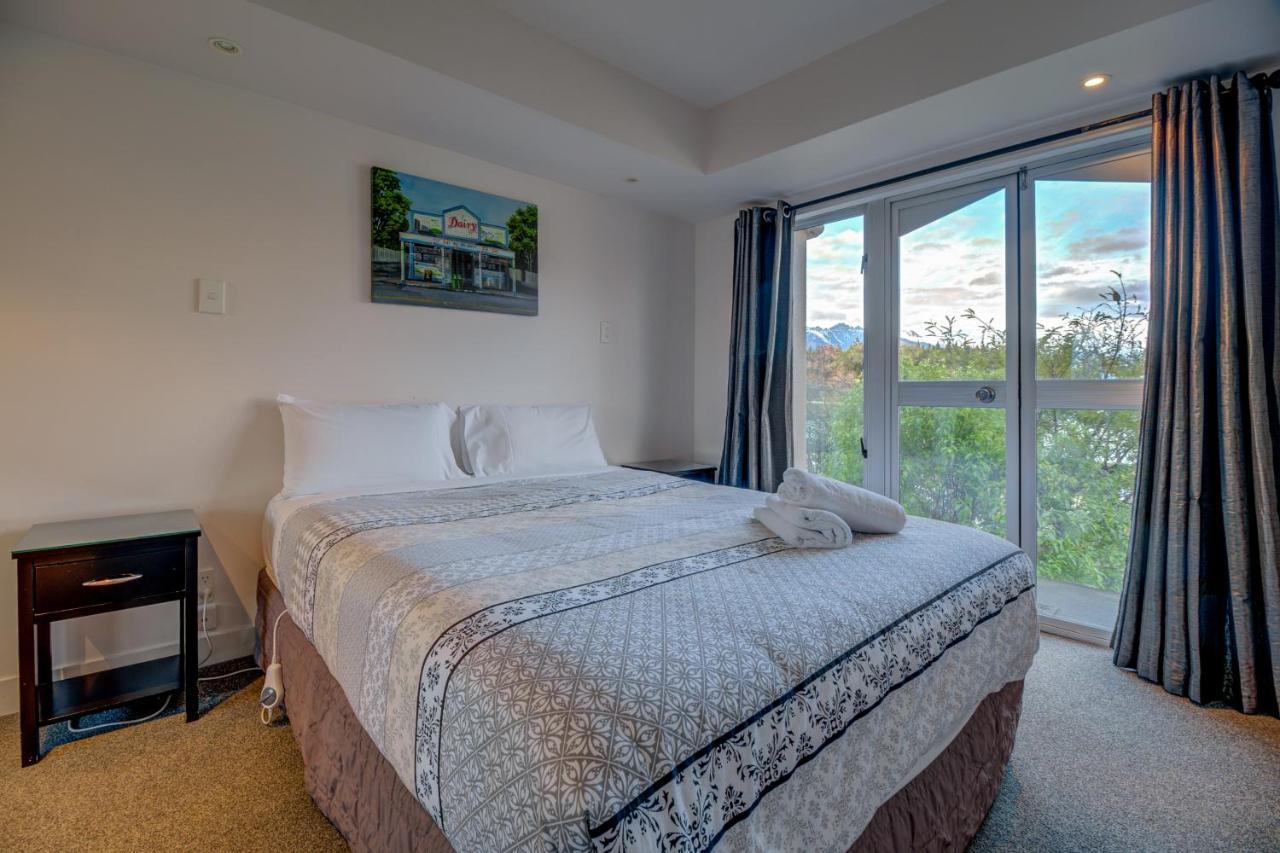 Lakefront Apartments,18 Lake Esplanade Road Квинстаун Экстерьер фото