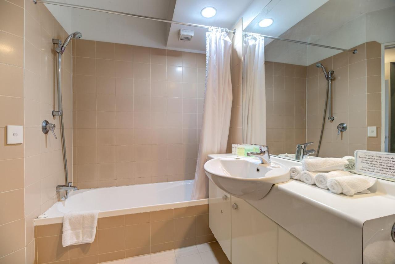 Lakefront Apartments,18 Lake Esplanade Road Квинстаун Экстерьер фото