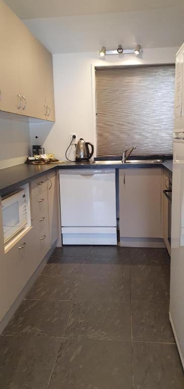 Lakefront Apartments,18 Lake Esplanade Road Квинстаун Экстерьер фото