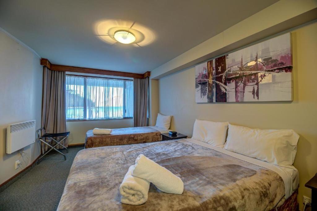 Lakefront Apartments,18 Lake Esplanade Road Квинстаун Экстерьер фото
