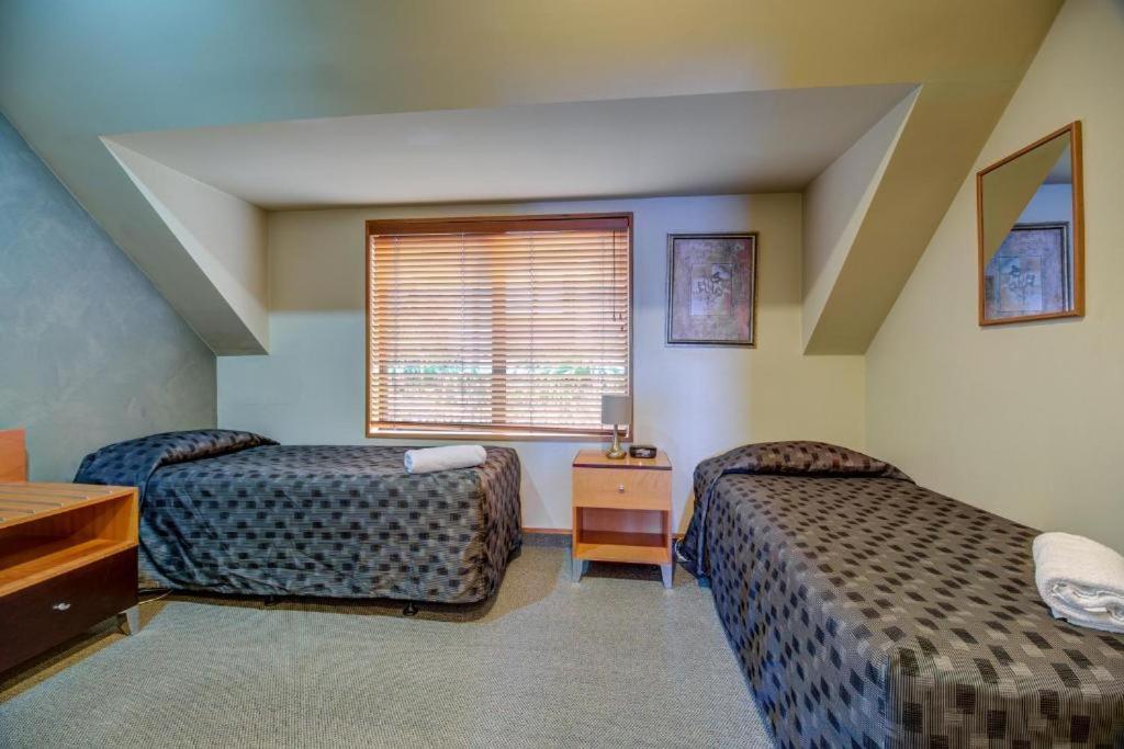 Lakefront Apartments,18 Lake Esplanade Road Квинстаун Экстерьер фото