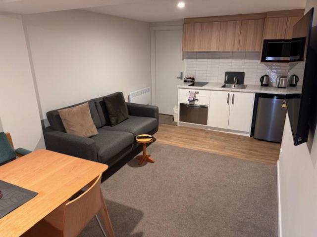 Lakefront Apartments,18 Lake Esplanade Road Квинстаун Экстерьер фото