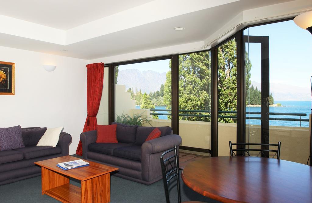 Lakefront Apartments,18 Lake Esplanade Road Квинстаун Экстерьер фото